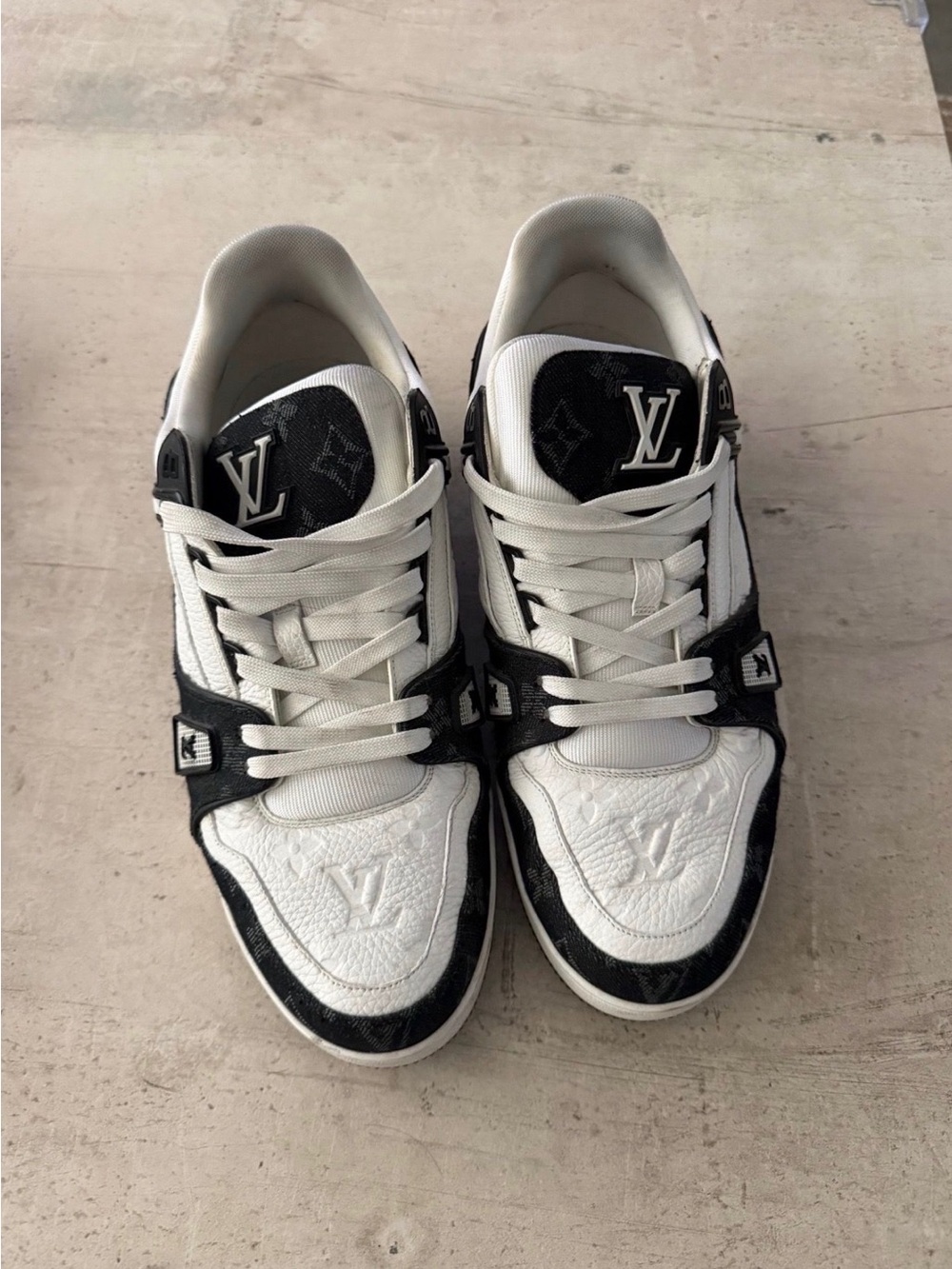 Louis Vuitton Men’s White and Black Low-Top Sneakers